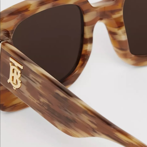 24H flash sale 💯 auth Burberry TB Monogram Motif Sunglasses NWT - Picture 1 of 9